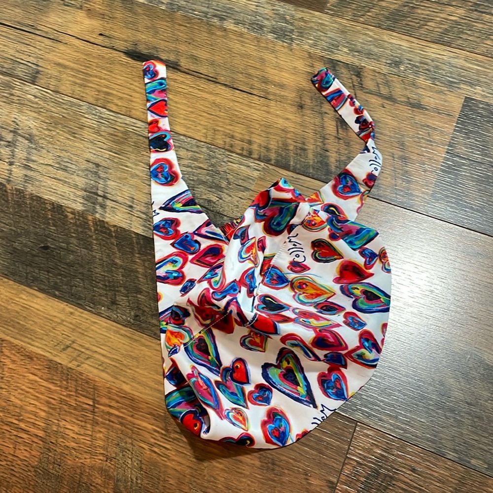 Nurse head scarf. Collom. Heart print. Elastic strip along back